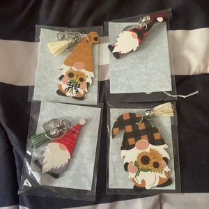 Gnome keychains